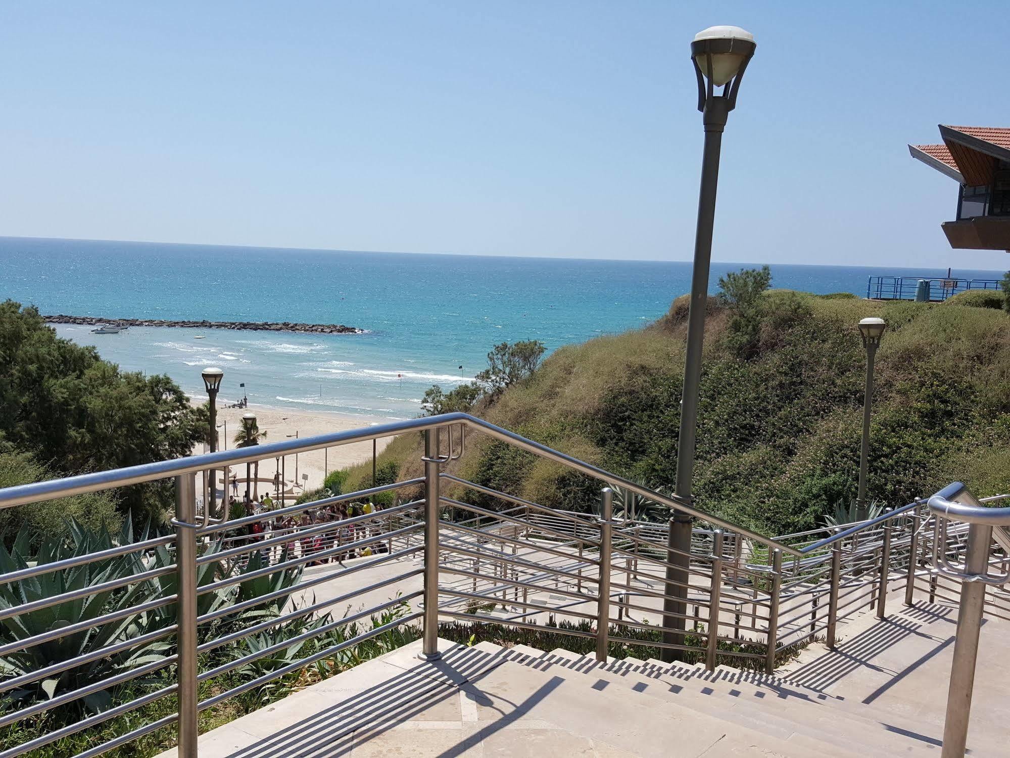 Netanya Motel Pierre Ngoại thất bức ảnh